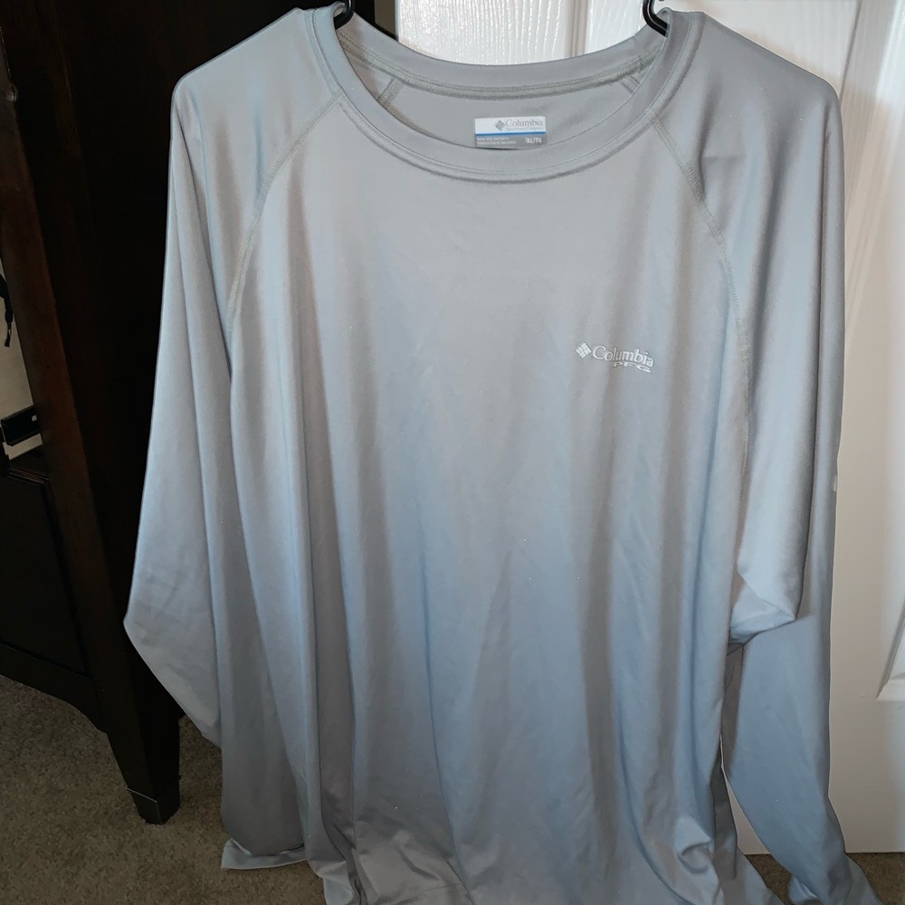 Men’s Columbia longsleeve